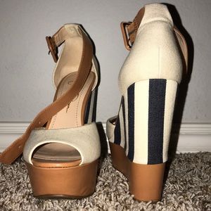 Jessica Simpson Wedges!!